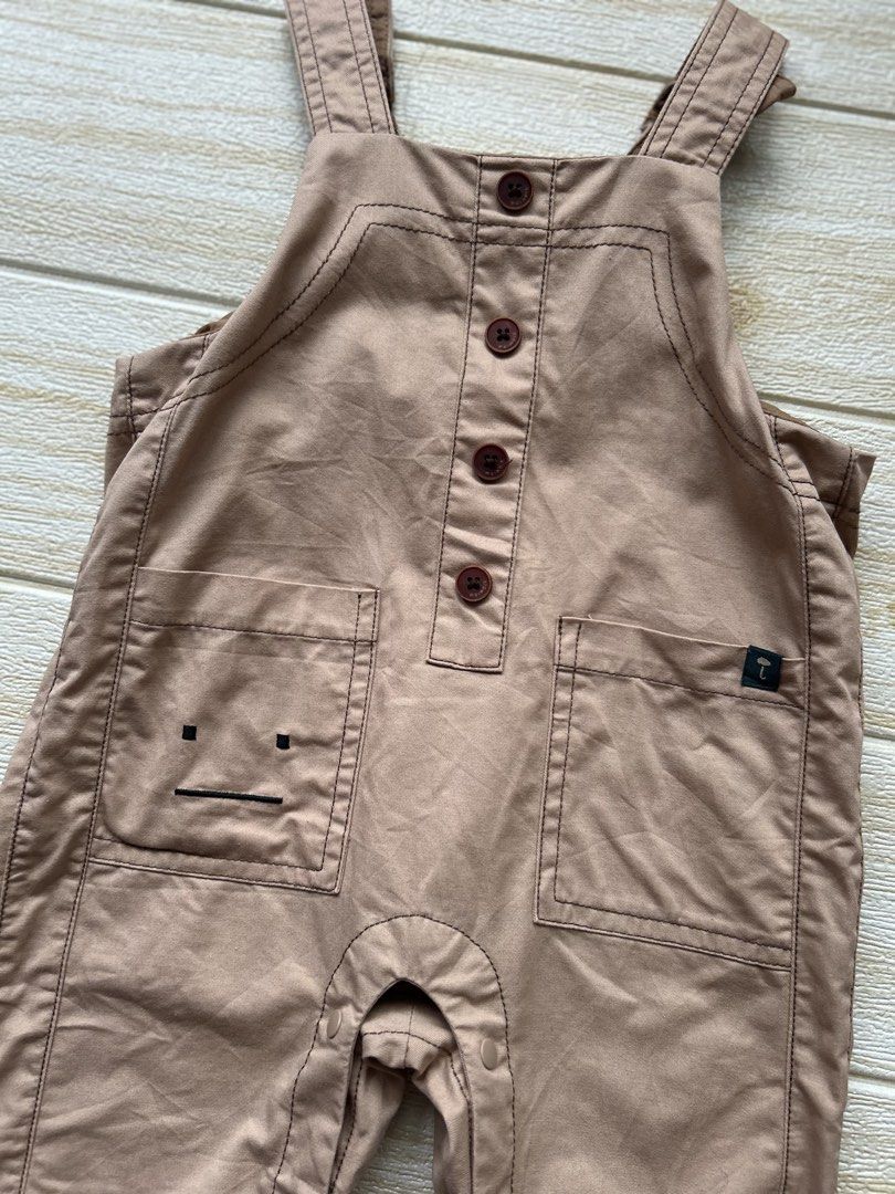 Moimoln brown overalls size 90 (Category: Babies & Kids Fashion) located in Cebu City. Submitted by yjainani (Listing ID 1469409709, Image 2). Description: 1 snap is defective.