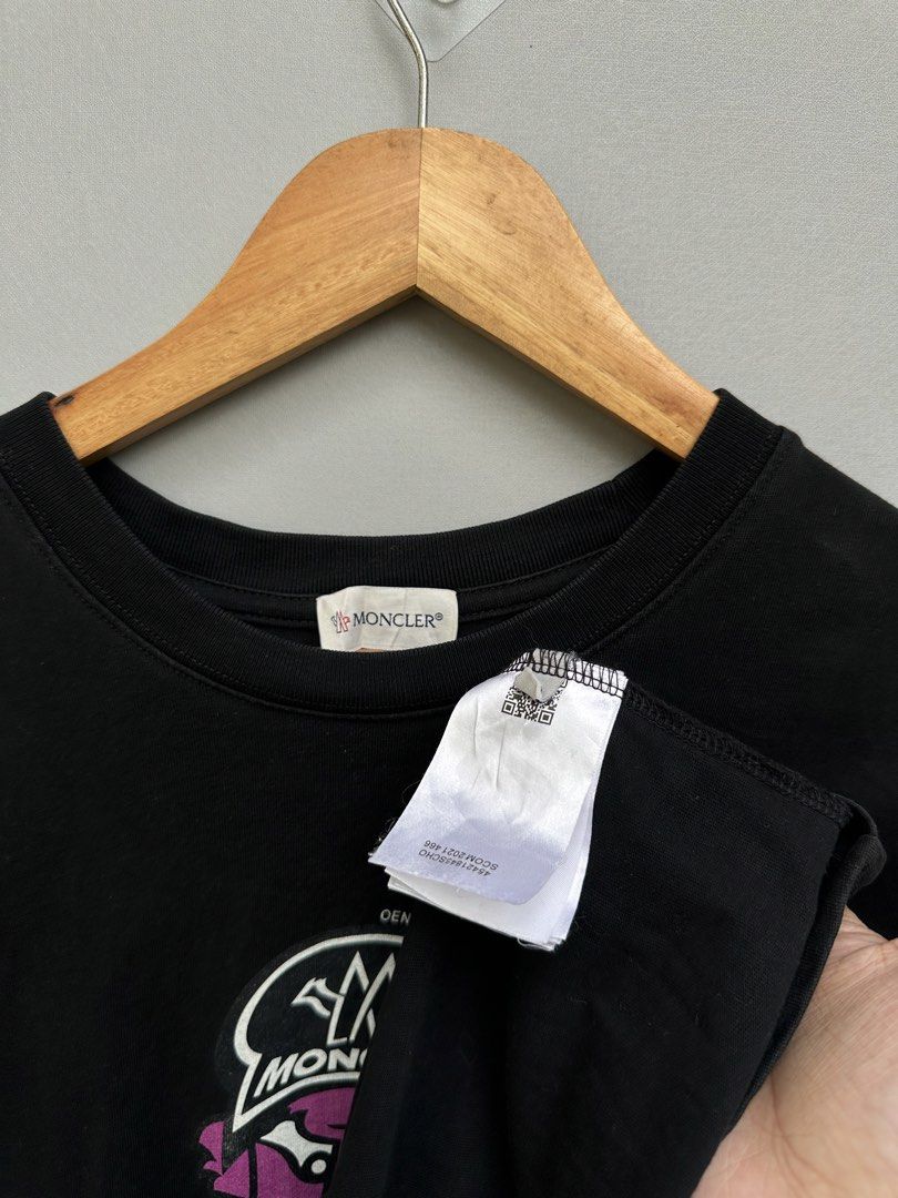 MONCLER (Category: Tshirts & Polo Shirts ) located in Bais. Submitted by gdrip (Listing ID 1469451766, Image 3). Description: Moncler Size Large Dimension 23/28 9.5 Condition No Issue.