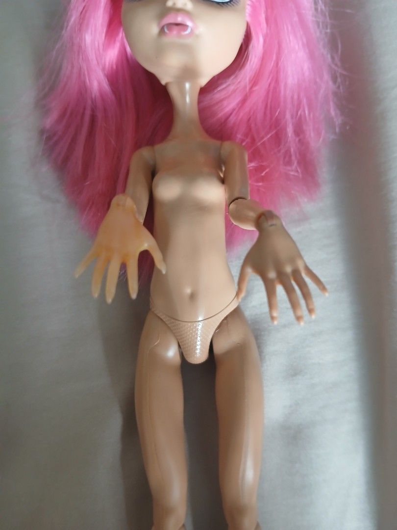 Monster High Dance Class Howleen Wolf Nude (Category: Kids Toys) located in Manila. Submitted by m1ssjaee (Listing ID 1469397330, Image 2). Description: Condition: 9/10 Flaw/s: Replaced Hands Haunted and Normal Clawdeen! MOD: Gcash MOT: Lalamove or JNT (must shoulder).