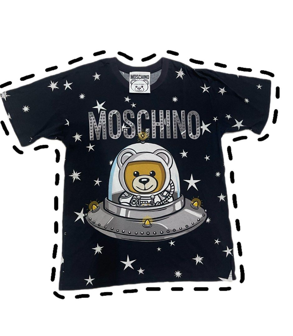 Moschino shirt (Category: Formal Shirts) located in San Jacinto. Submitted by clothcartelph (Listing ID 1469416961, Image 1). Description: Size: ? Dimes: 20/28 Width: 20 Length: 28 Issue: cut wash tag Color rate: 10/10 .