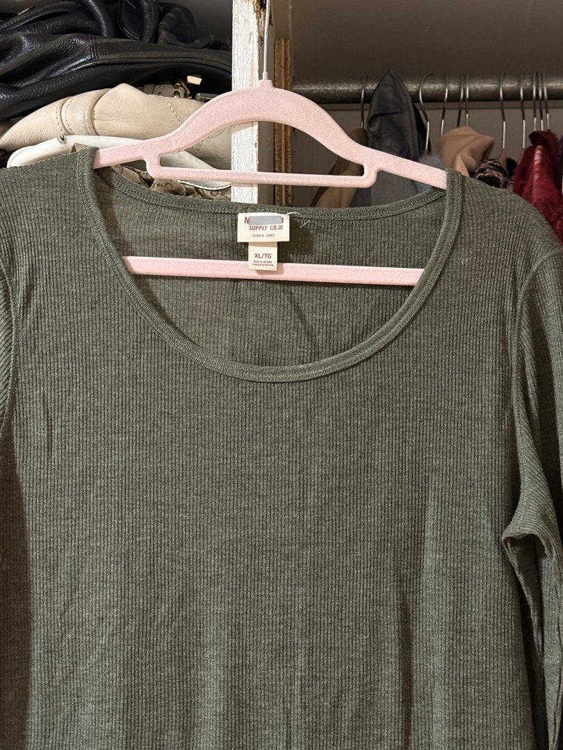 Mossimo Green Comfy Long Sleeve Top (Category: Longsleeves) located in Lapu Lapu. Submitted by bzzzzarah (Listing ID 1469560969, Image 2). Description: Mossimo Green Long Sleeve Comfy Top. Made out of Cotton. XL size on tag. No issues.