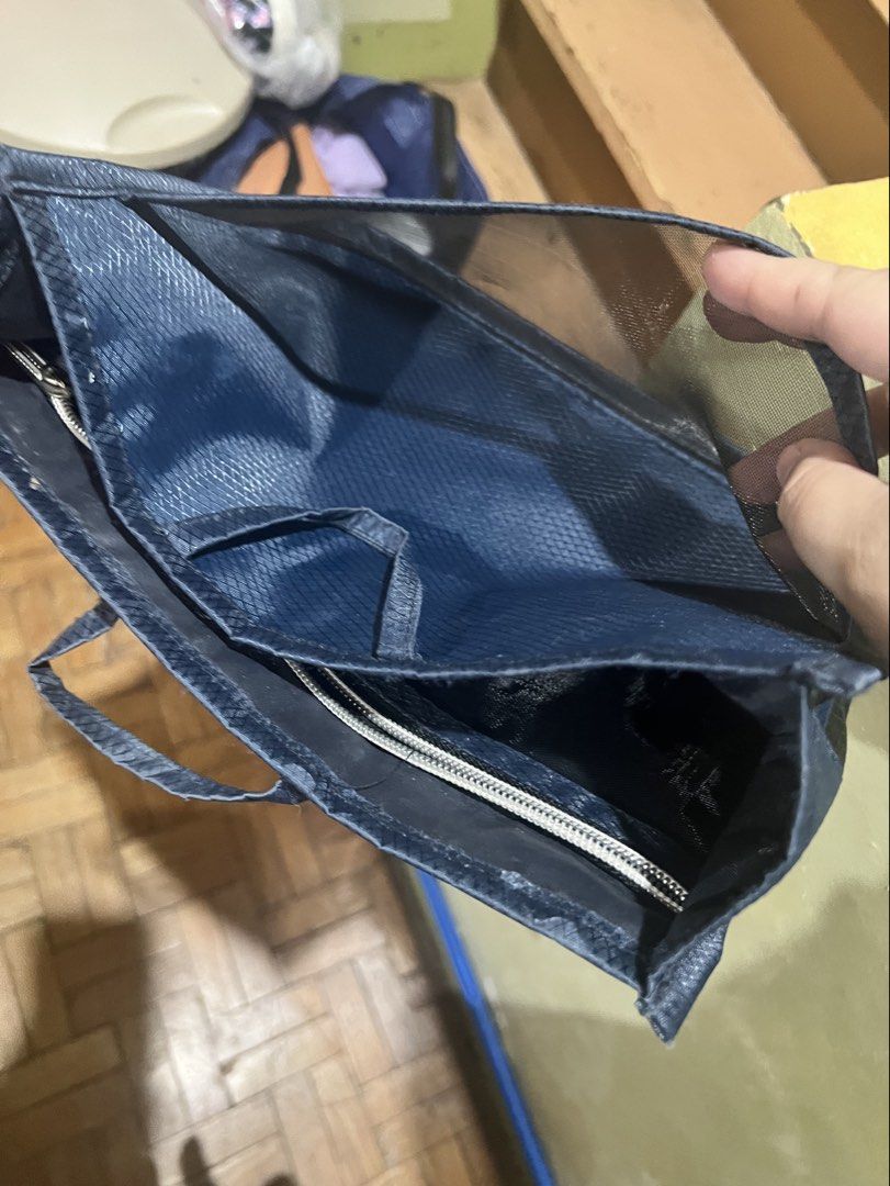 Multiple organizer makeup (Category: Purses & Pouches) located in Paranaque City. Submitted by arianem031087 (Listing ID 1469570885, Image 2). Description: .