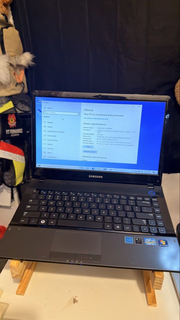 Murang laptop samsung (Category: Laptops & Notebooks) located in Taguig. Submitted by rfern_08 (Listing ID 1469546246, Image 3). Description: For Sale: Samsung Laptop Pwedeng pang online class, browsing, basic office tasks or backup laptop. May Microsoft Office ng installed. 💻 SPECS & MODEL: • Exact Model: Samsung Series 3 (NP300E4A-A04PH) • Processor: Intel Core i3-2350M @ 2.30 GHz • RAM: 4GB RAM • OS: Windows 10 Home ISSUE / NOTE: • Built-in s