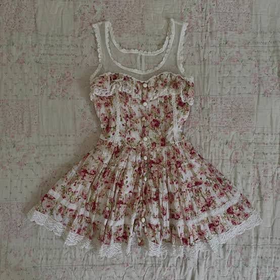 MUSSA floral dress [ LizLisa inspired] (Category: Dresses) located in Manila. Submitted by iris_001 (Listing ID 1469545412, Image 3). Description: *picture from google size:s-m no issue dm for ww .
