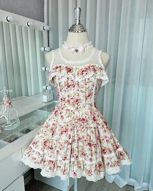 MUSSA floral dress [ LizLisa inspired] (Category: Dresses) located in Manila. Submitted by iris_001 (Listing ID 1469545412, Image 1). Description: *picture from google size:s-m no issue dm for ww .