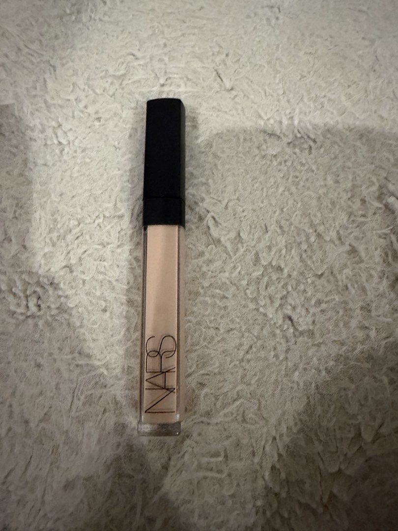NARS vanilla concealer 65% (Category: Makeup) located in Manila. Submitted by nini_archives (Listing ID 1469508752, Image 1). Description: .