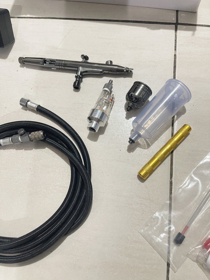Nasedal air brush kit (Category: Craft Supplies & Tools) located in San Pedro. Submitted by thenthwonder (Listing ID 1469500321, Image 3). Description: Complete original inclusion and attachments Everything you see in the photos are including Working perfectly Handled with care.