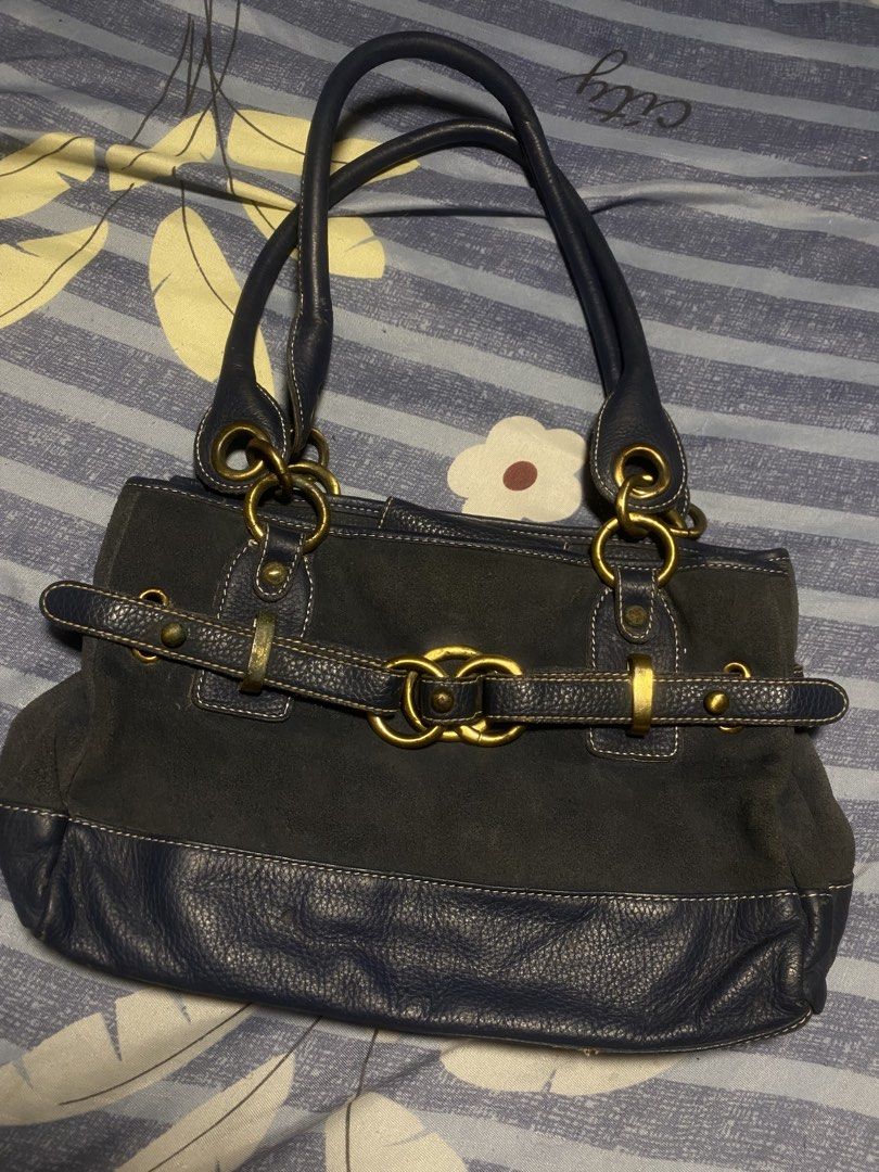 y2k navy blue suede leather shoulder handbag (Category: Shoulder Bags) located in Mandaluyong City. Submitted by ailahc (Listing ID 1469538093, Image 1). Description: issue: rusty na yung gold hardware idk if matatanggal pa also needs cleaning never been used, from abroad nakatambak lang :).