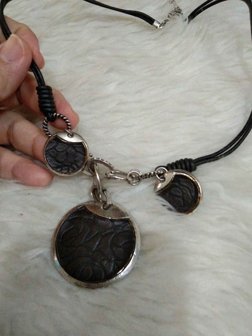 Necklace with leather accent (Category: Necklaces) located in Quezon City. Submitted by eidorableshop (Listing ID 1469400981, Image 2). Description: .