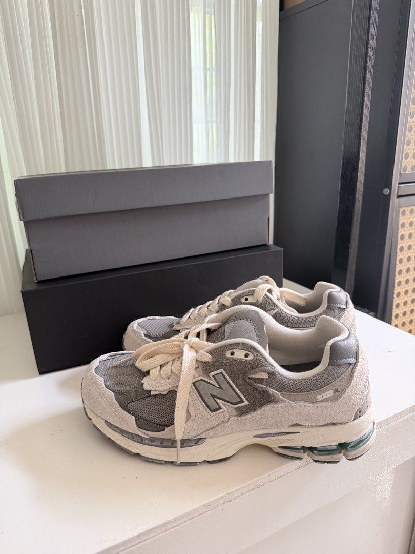 New Balance (Category: Sneakers) located in Marikina City. Submitted by littlesol.collection (Listing ID 1469411212, Image 1). Description: Sinukat lang Given as a gift.