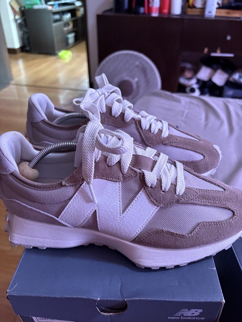 New Balance (Category: Sneakers) located in Binan City. Submitted by dabiescloset (Listing ID 1469417844, Image 2). Description: New balance U327CH size 8 or UK 71/2. Used 2-3x only good as new. Rfs want to buy sinething else. No bad smell i take good care of my shoes.