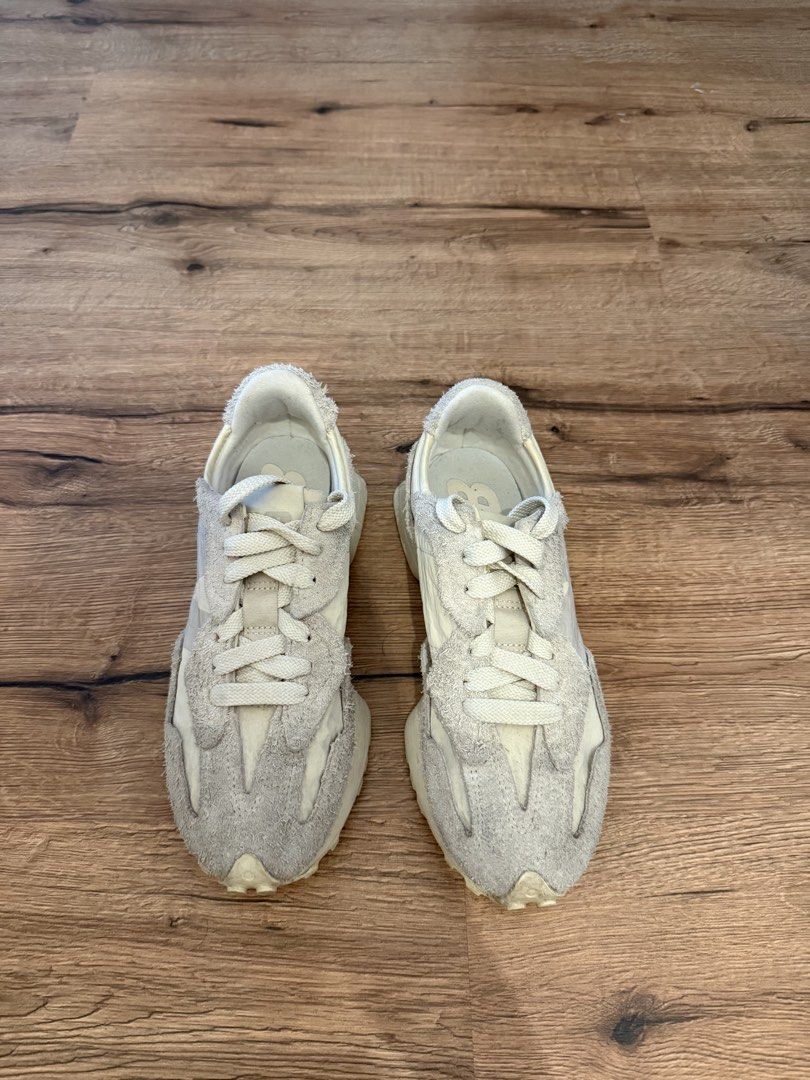 New Balance 327 (Category: Sneakers) located in Marikina City. Submitted by hazeljaner (Listing ID 1469497854, Image 1). Description: No box Suede material Lowballers won’t be entertained..