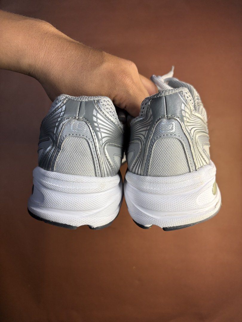 New Balance 740 (Category: Sneakers) located in Cagayan de Oro. Submitted by _kai.thrift (Listing ID 1469501082, Image 3). Description: .