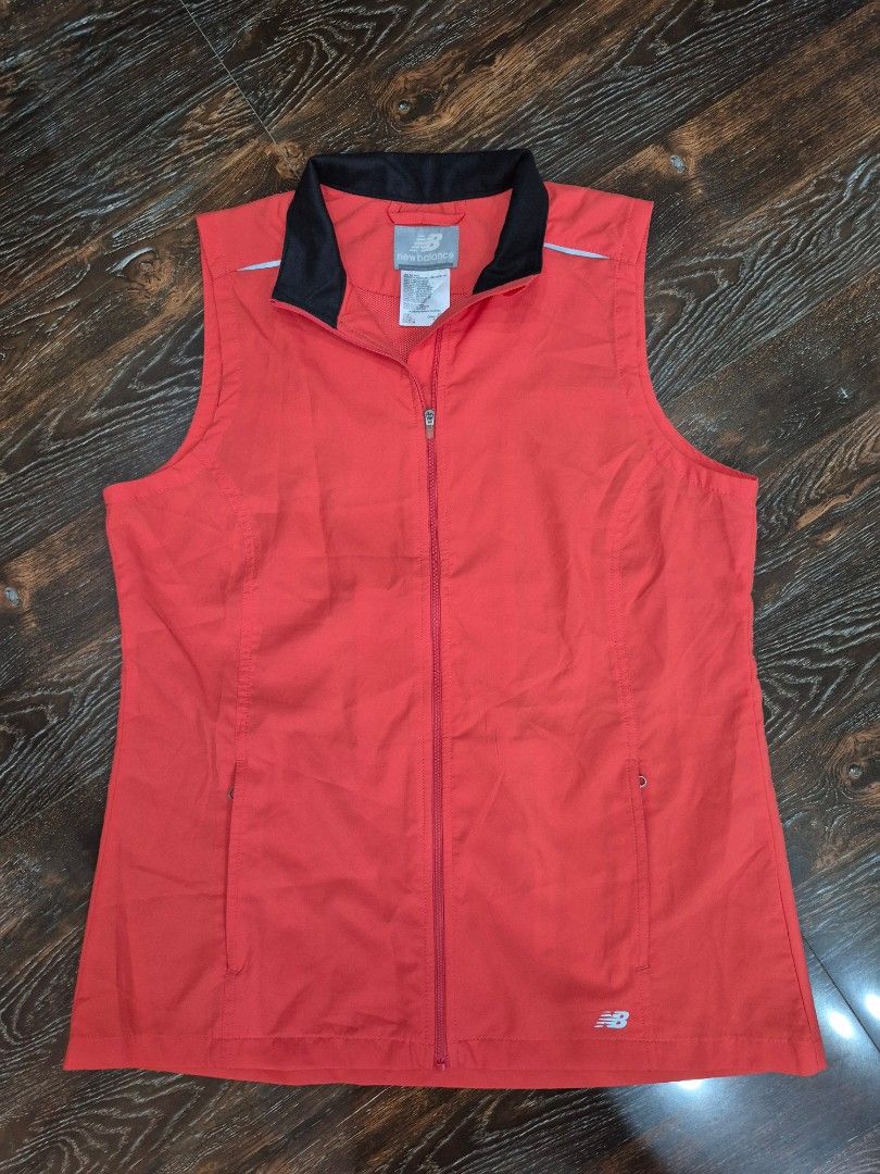 New Balance Active Vest (Category: Activewear) located in Santa Cruz. Submitted by deenem (Listing ID 1469437404, Image 2). Description: Like New😍👌 No flaws👌 M on Tag Can fit M-L Asian (Measurements laid flat in inches) Bust: 19 Armhole:9.5 Lenght: 25.