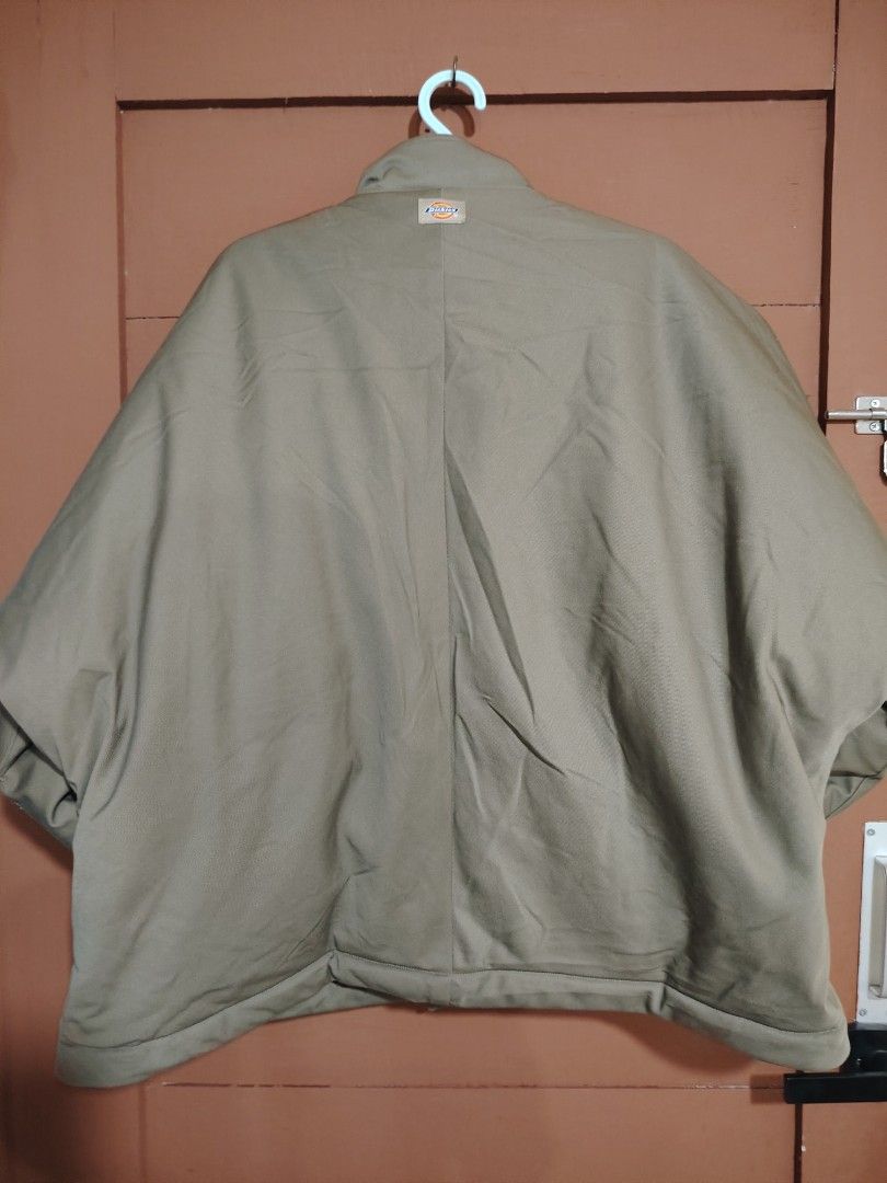 N,hoolywood x dickies bomber jocket (Category: Coats, Jackets and Outerwear) located in Roxas, Palawan. Submitted by dadz30 (Listing ID 1469425594, Image 2). Description: W27xL28.