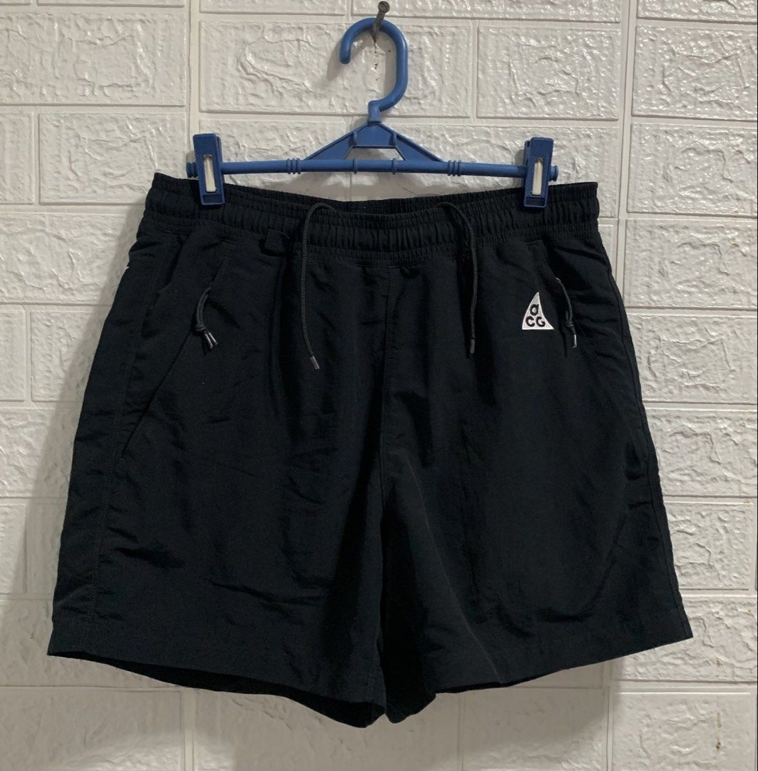 Nike ACG Short (Category: Activewear) located in Calamba. Submitted by mrmpiece (Listing ID 1469445217, Image 2). Description: Nike ACG Reservoir Short Excellent condi | Good for Running/Trail Small on tags | Width 28-34 (adjustable) | Length 14 | Leg hole 12.5 Calamba 🏷️1,600.