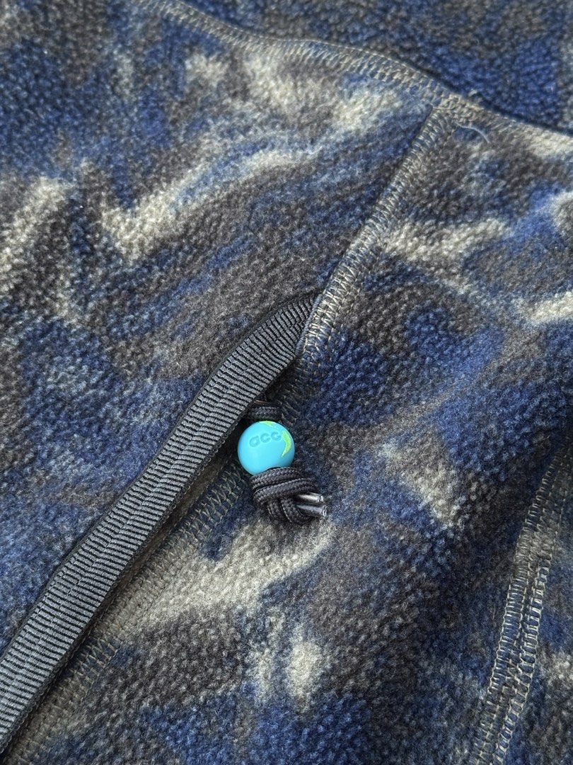 Nike ACG Wolf Tree Therma-FIT Fleece Pullover XS (Category: Coats, Jackets and Outerwear) located in Bago City. Submitted by thekasproject (Listing ID 1469477270, Image 3). Description: - Brand: Nike ACG - Model: Wolf Tree Half-Zip Fleece Pullover (Style DJ1276-437) - Color: Blue and dark grey camouflage - Size: XS - Material: Warm and lightweight Polartec fleece - Features: High collar with zip closure, embroidered ACG triangle logo on chest, zi