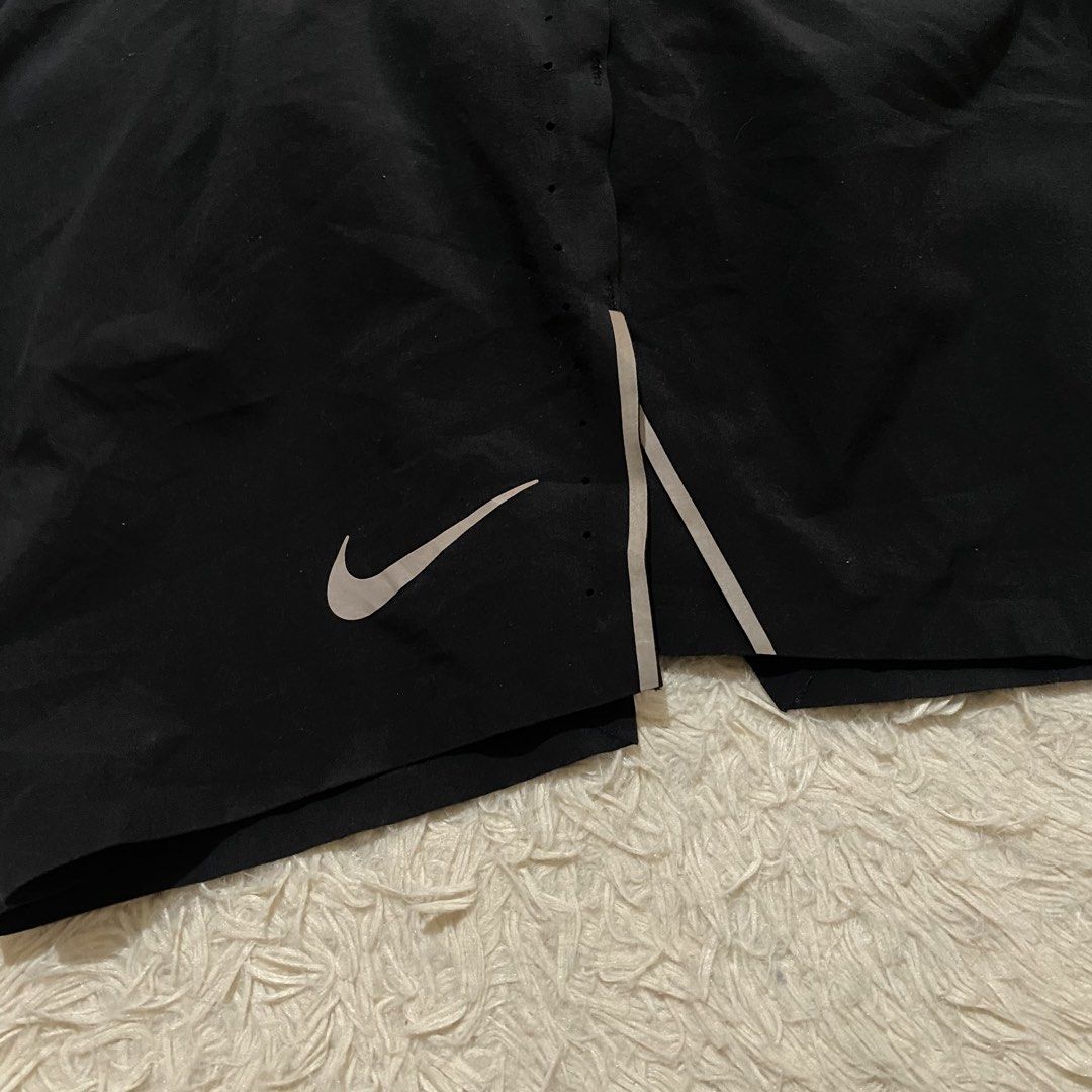Nike Aeroswift Running Shorts (Category: Shorts) located in Cebu City. Submitted by stevenkylegil (Listing ID 1469439355, Image 3). Description: Nike Aeroswift Running Short Dimension: 30-32 waist / 11 length Color rate: 10/10 Excellent condition - No issue Message me📩.