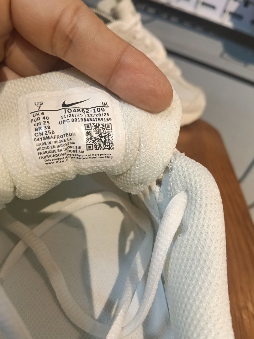 Nike Alphafly 3 White Grey Size US 7 (Category: Sneakers) located in Manila. Submitted by mariarezap86451 (Listing ID 1469529697, Image 1). Description: - Brand/Model: Nike Running Shoes - Colorway: White and Grey - Size: US 7 / EUR 40 / UK 6 - Upper: Lightweight Flyknit - Cushioning: ZoomX foam with visible air pods in the forefoot - Ideal For: Marathons, speed training, and race days - Condition: Clean uppers and soles with minimal wear.