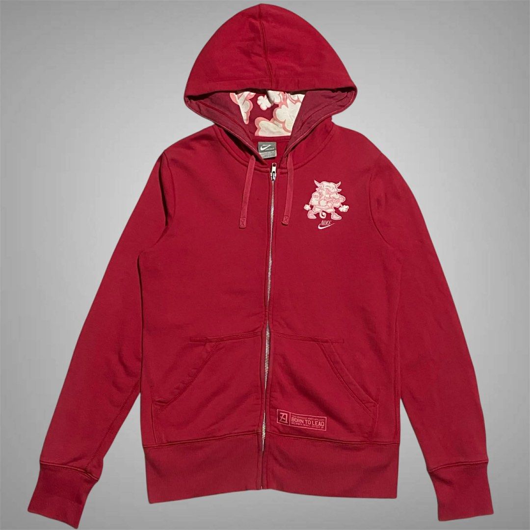 Nike Back to Back Swoosh (Category: Coats, Jackets and Outerwear) located in Mabalacat. Submitted by stellargarments (Listing ID 1469422988, Image 1). Description: nike dragon zip jacket Length : 25 Width : 19 Condition : 9/10 EMBROIDERED LOGOS WITH 09 BACK PRINT WITH 2 POCKETS MASIKIP RIBBINGS GANDA NG HOOD COMPLETE TAGS SUPER NICE & KINIS! VERY COMFY & SMOOTH ON SKIN 1 MINIMAL BUTAS CHECK LAST SLIDE ONLY NEED WASH NO MAJOR STAIN FRESH FROM BALE