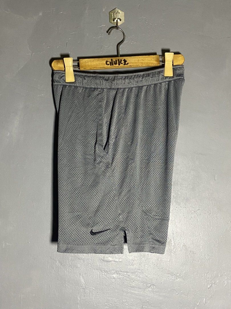 Nike baller athletic mesh shorts (Category: Activewear) located in Cabuyao City. Submitted by chukz_x (Listing ID 1469524546, Image 2). Description: Nike baller athletic mesh shorts Size : Small Dimes : 28-32W 18L 12H Condition : Excellent Issue : none Price: 400 📍READY TO WEAR 📍Cabuyao Laguna.