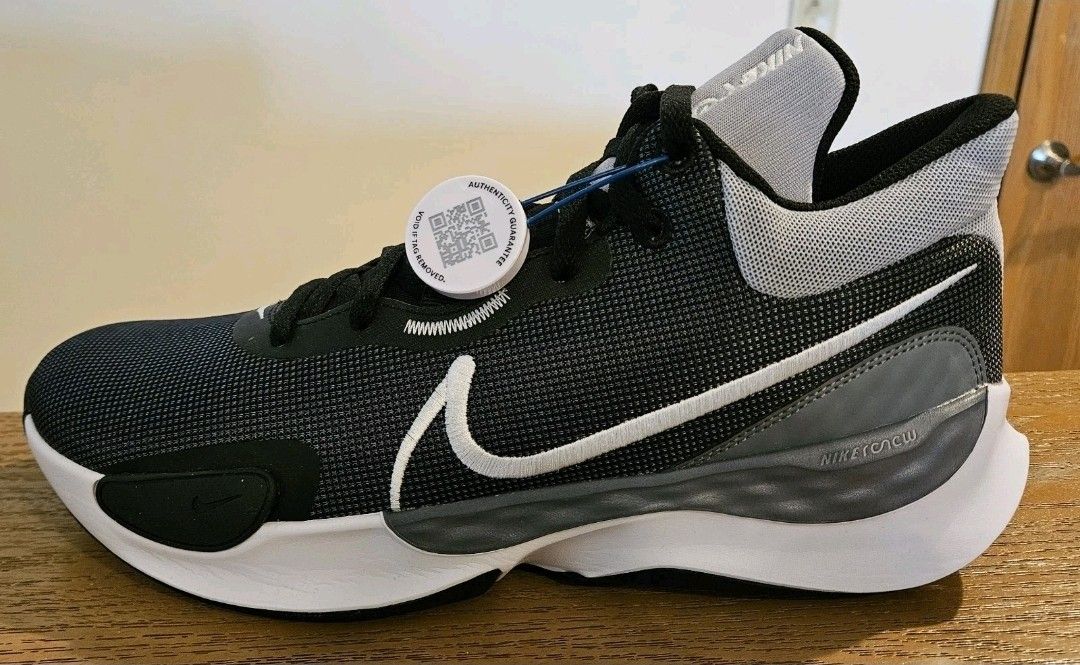 nike basketball / training shoe sz11 (Category: Sneakers) located in Quezon City. Submitted by jameshellwig1990 (Listing ID 1469522679, Image 1). Description: bnew orig authentic sz11 with box cainta meetup pickup lalamove lbc.