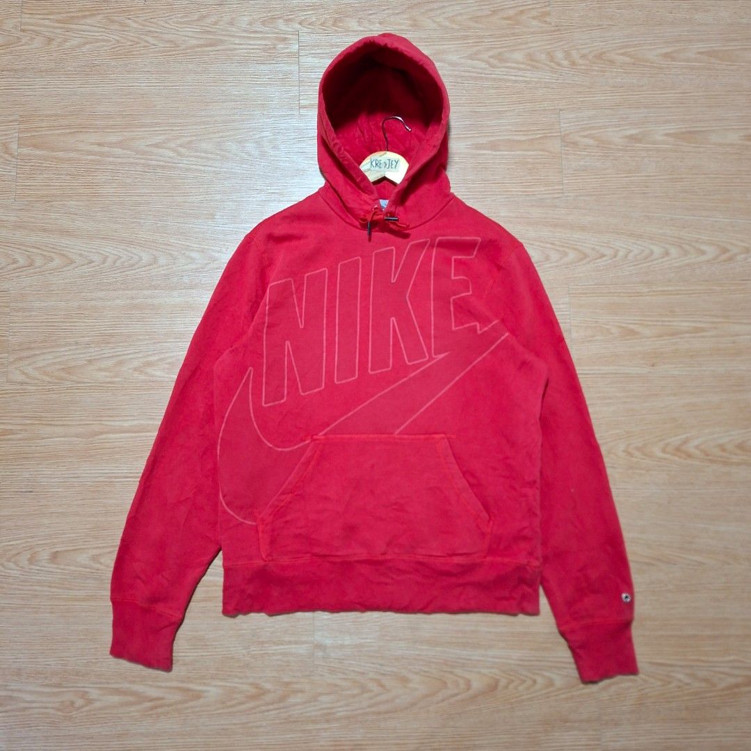 Nike Big script hoodie (Category: Hoodies) located in Bislig. Submitted by jeloy_13 (Listing ID 1469527792, Image 1). Description: Dimes 22x27 Large to xl Asnew condition No issue.