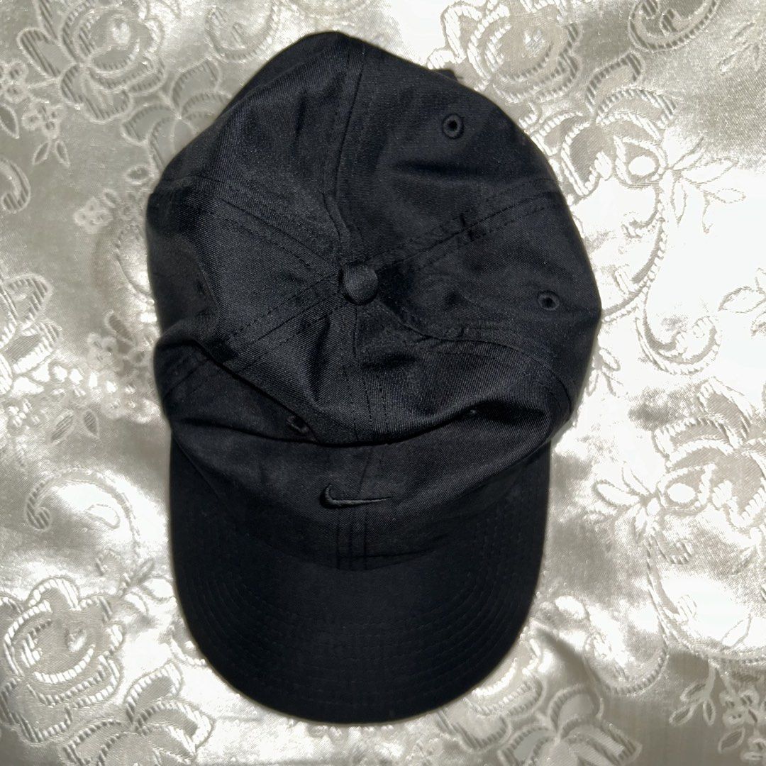 [NIKE] Black Club Cap (Category: Everything Else Others) located in Manila. Submitted by hvscloset (Listing ID 1469518815, Image 1). Description: .