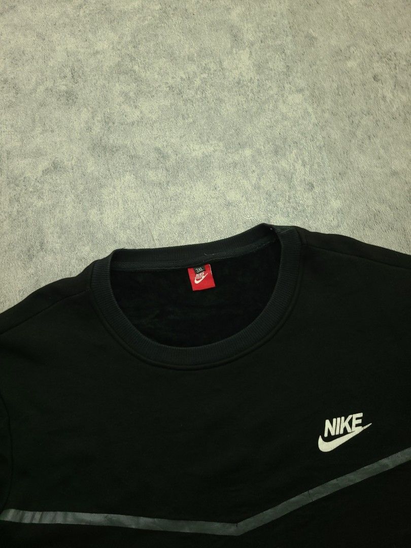 Nike Black Sweatshirt 3XL (Category: Coats, Jackets and Outerwear) located in Quezon City. Submitted by mofinds.ph (Listing ID 1469430231, Image 3). Description: Size: XL (XXXL ON TAG) Dimes: 24x28 Condition: 9/10 MOP: BPI DELIVER: LALAMOVE OR J&T MEETUP/PICKUP: Victoria Tower D, Mother Ignacia Ave., Brgy. Paligsahan, Diliman, Quezon City.
