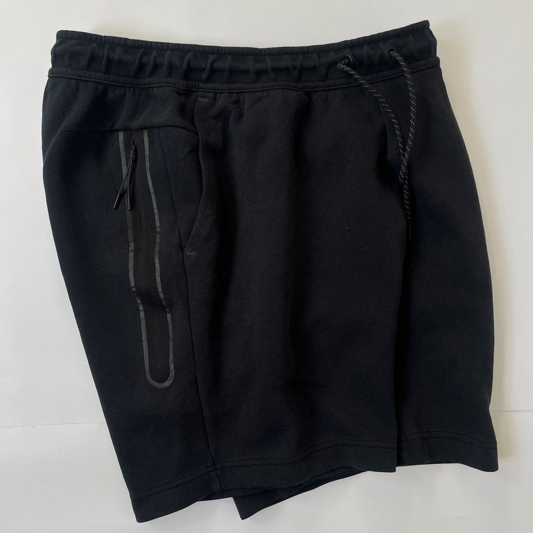 Nike Black Tech fleece Shorts (Category: Shorts) located in Nasugbu. Submitted by janstuffs.ph (Listing ID 1469531071, Image 3). Description: Nike Tech fleece Black Shorts 💯Legit! Size: M on tag | fits 30-34 Length: 18" Hem: 12" Condition: 9.8/10 Almost new! Flaw: NONE Mine: 720.