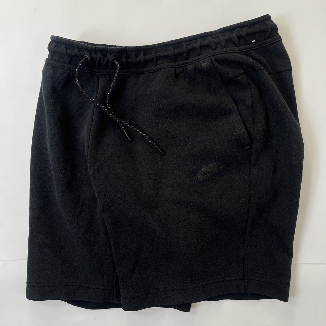 Nike Black Tech fleece Shorts (Category: Shorts) located in Nasugbu. Submitted by janstuffs.ph (Listing ID 1469531071, Image 2). Description: Nike Tech fleece Black Shorts 💯Legit! Size: M on tag | fits 30-34 Length: 18" Hem: 12" Condition: 9.8/10 Almost new! Flaw: NONE Mine: 720.