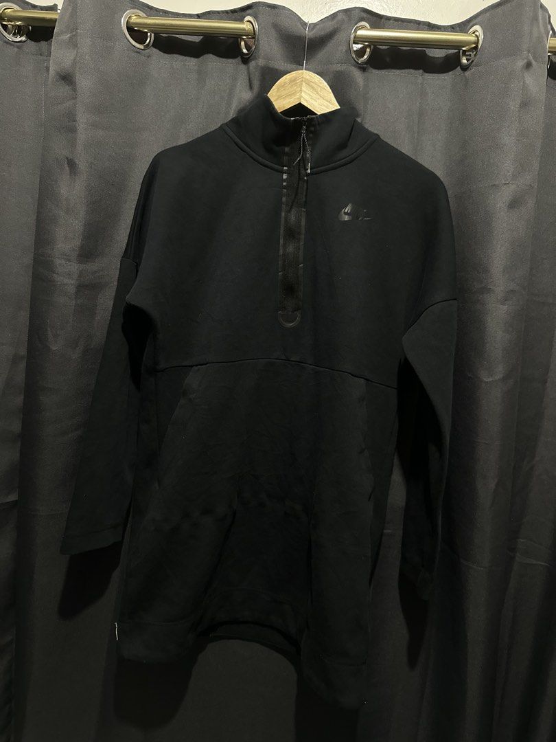 Nike Black Tech Fleece Zip Pullover Sweatshirt (Category: Coats, Jackets and Outerwear) located in Buenavista. Submitted by themodernrack_steals (Listing ID 1469417270, Image 1). Description: Note: The detail tags and detailed pics are in the photos, kindly check! Details & Features: Brand: Nike Color: All-Black / Triple Black Style: Half-Zip / High Collar Pullover Fleece with Taped Zipper Details & Tonal Chest Logo Size on Tag: Medium (M) Measur