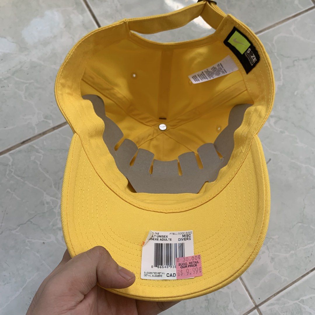 Nike brasil snapback cap (Category: Activewear) located in Binmaley. Submitted by xenomorphig (Listing ID 1469427090, Image 2). Description: BRANDNEW WITH HANGTAG NO ISSUE Location: Binmaley, Pangasinan Mode of Payment: Gcash Courier: J&T Express.