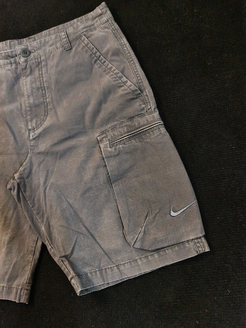 NIKE CARGO ACID WASH (Category: Shorts) located in San Fernando. Submitted by retro_d (Listing ID 1469546895, Image 3). Description: - NIKE CARGO ACID WASH - Size: W-32/L-20/T-13/-LO10 (W30 ON TAG) - Condition: Excellent - Color Rate: 9.5/10 - No issue.