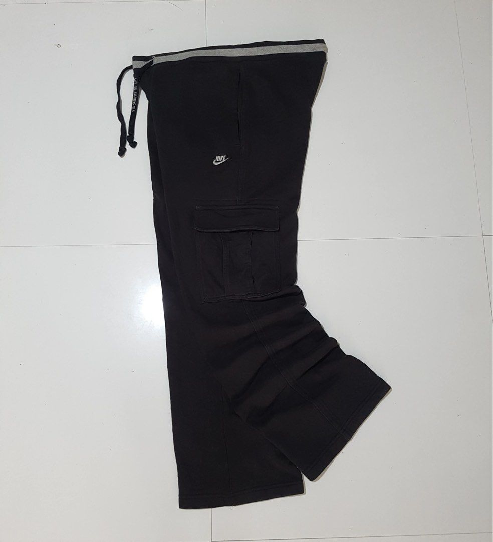 Nike cargo pants (Category: Announcements) located in Imus. Submitted by gabrielseth_12 (Listing ID 1469455409, Image 1). Description: Nike cargo pants Size xl on tag Waistline 32 to 36 No issue Good condition 350pesos +shipped Imus cavite location.