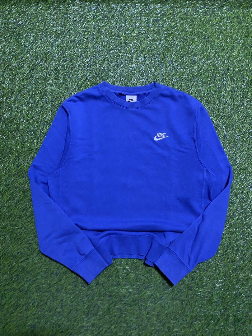 NIKE CLUB (Category: Coats, Jackets and Outerwear) located in Manila. Submitted by niftythrifttt (Listing ID 1469527170, Image 1). Description: NIKE CLUB SIZE M WIDTH - 21 LENGTH - 26 COLOR RATE 9.0 EXCELLENT CONDI NO ISSUE.
