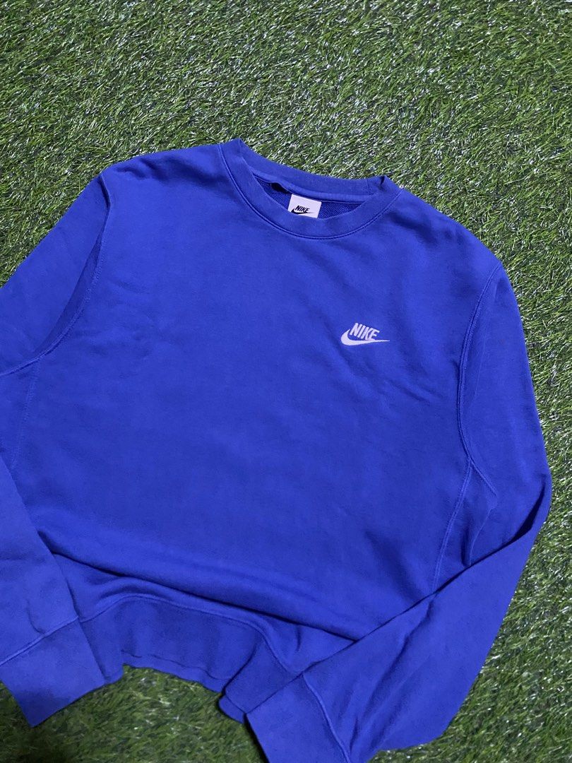 NIKE CLUB (Category: Coats, Jackets and Outerwear) located in Manila. Submitted by niftythrifttt (Listing ID 1469527170, Image 2). Description: NIKE CLUB SIZE M WIDTH - 21 LENGTH - 26 COLOR RATE 9.0 EXCELLENT CONDI NO ISSUE.