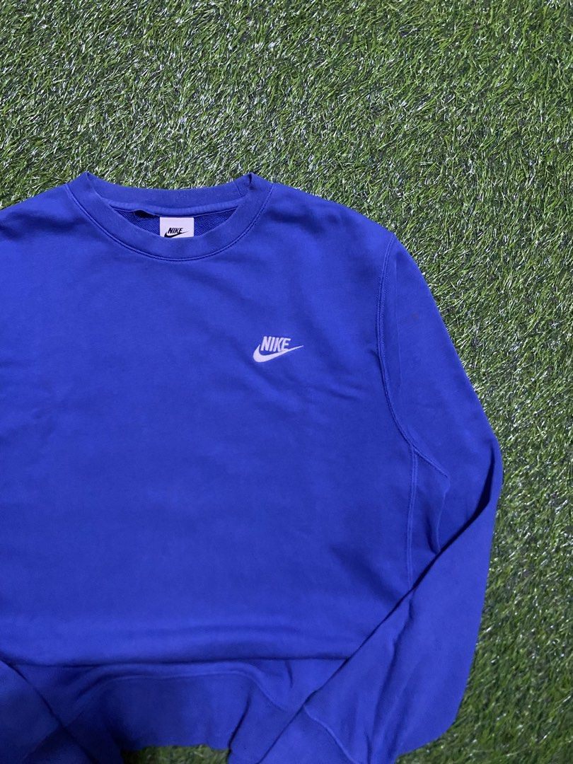 NIKE CLUB (Category: Coats, Jackets and Outerwear) located in Manila. Submitted by niftythrifttt (Listing ID 1469527170, Image 3). Description: NIKE CLUB SIZE M WIDTH - 21 LENGTH - 26 COLOR RATE 9.0 EXCELLENT CONDI NO ISSUE.