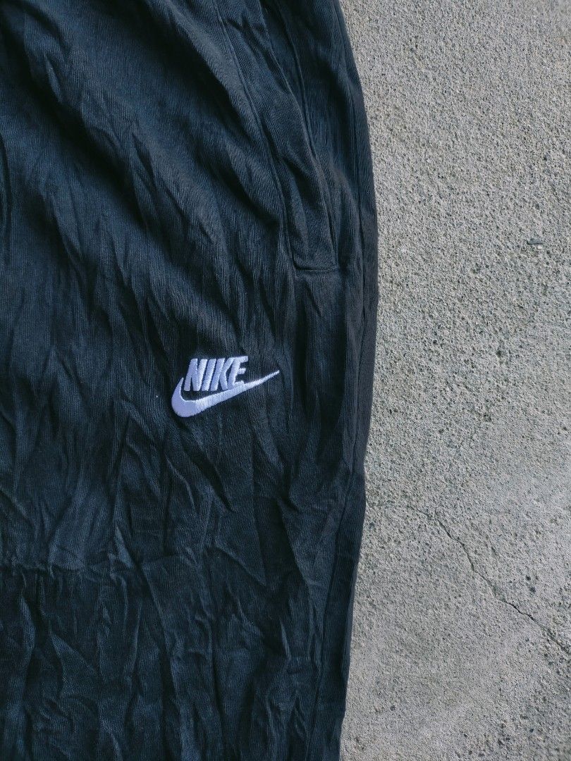 Nike club fleece pants (Category: Joggers) located in Manila. Submitted by kobemodina_0330 (Listing ID 1469484316, Image 2). Description: Nike club fleece pants Size large 32/34/36 fittings As new condition 550 📥.