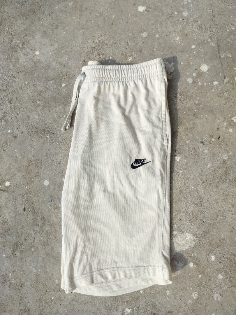 NIKE CLUB FLEECE SHORT (Category: Shorts) located in Manila. Submitted by gcarchives (Listing ID 1469409934, Image 2). Description: 🤍 Cream Nike Shorts Medium on tag Waistline: 32–36 inches Length: 21 inches 💠 PAYMENT FIRST | NO COD ‎📥DM TO PURCHASE 💵MOP: GCASH ‎SHIPPING VIA J&T, LBC ‎📍 MINDANAO SOUTH COTABATO , POLOMOLOK (9504) LOCATION.