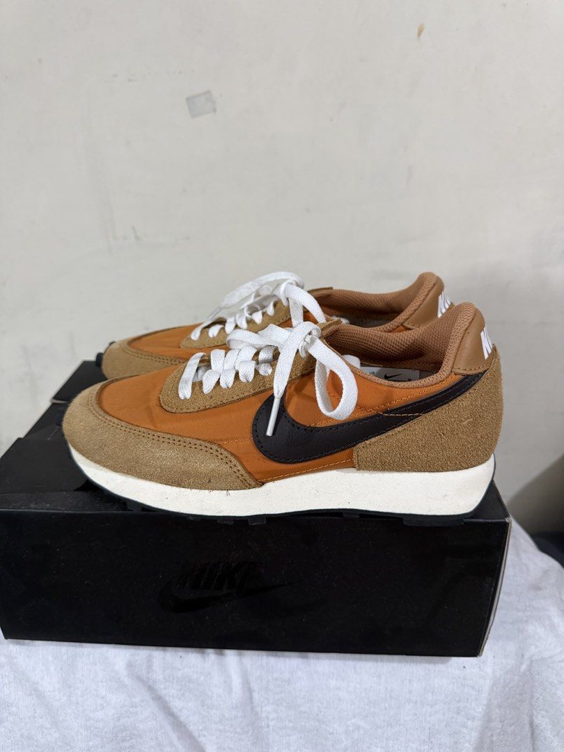 Nike DBreak SP (Category: Sneakers) located in Quezon City. Submitted by fairly_curated (Listing ID 1469473094, Image 1). Description: Nike Daybreak SP Used once only in a conference Complete with Box.