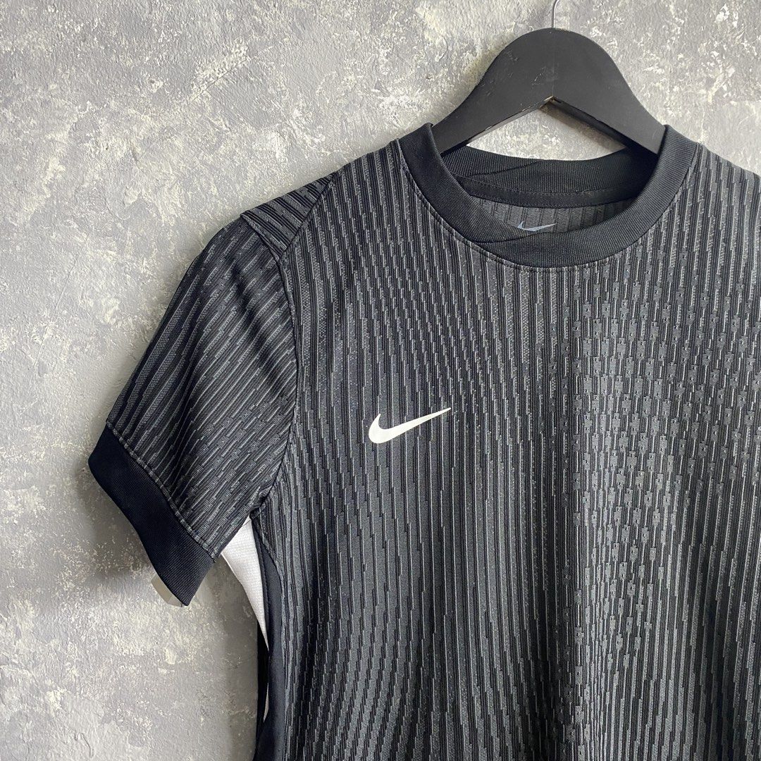 Nike Dri Fit (Category: Shirts) located in Pasig City. Submitted by lumangkamisa (Listing ID 1469417604, Image 2). Description: Small.