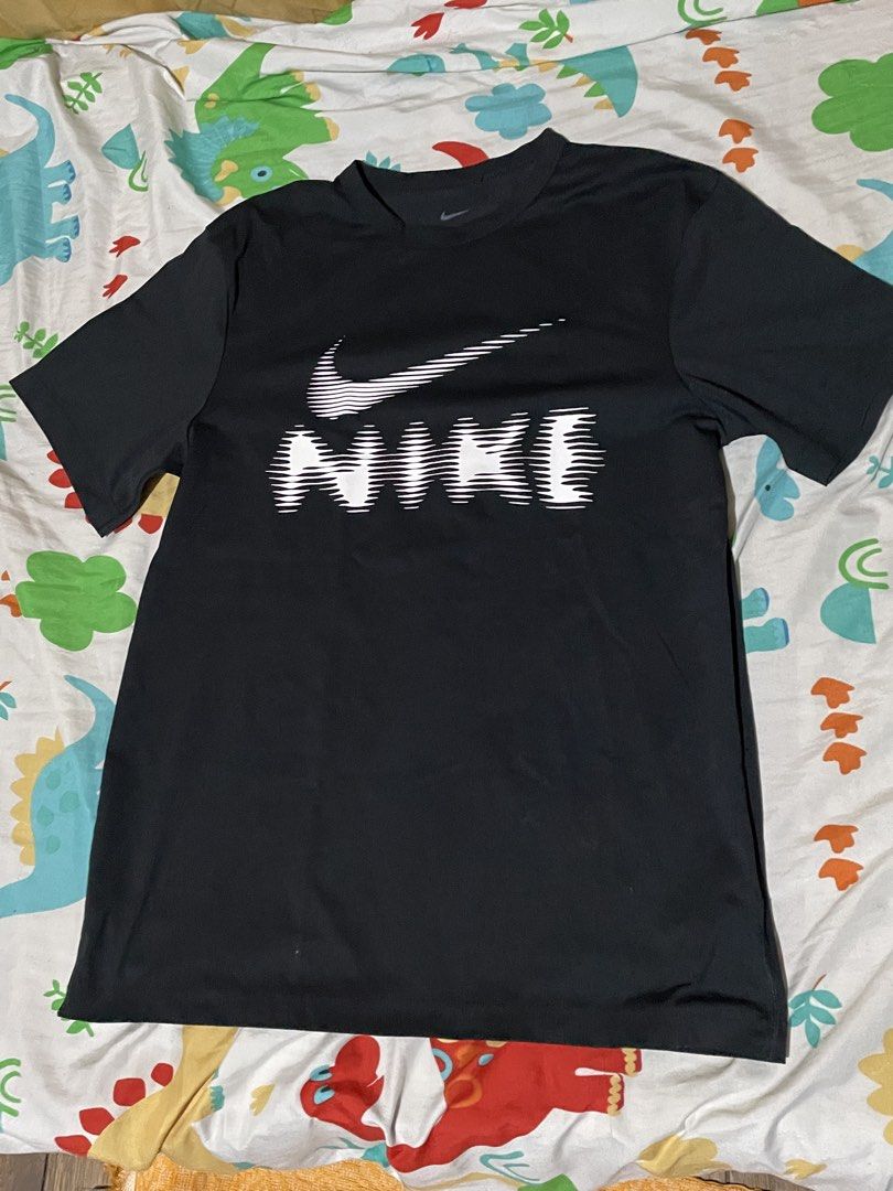 Nike dri fit (Category: Activewear) located in Manila. Submitted by ramiscalzh95905 (Listing ID 1469505873, Image 1). Description: Nike dri fit t shirt Medium size No issue See pics for details 09266808558 Pm for faster transaction Meetup cavite- makati.
