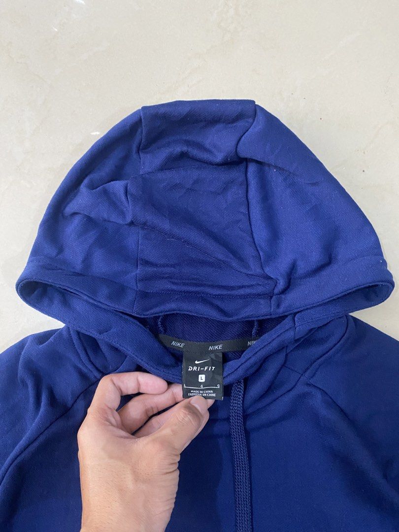 NIKE DRIFIT NAVY BLUE HOODIE (Category: Coats, Jackets and Outerwear) located in Talisay. Submitted by hustlethrift_2600 (Listing ID 1469532044, Image 3). Description: NIKE DRIFIT NAVY BLUE HOODIE L ON TAG BEST FIT XL 24 W 29 L EXCELLENT CONDITION 9.9/10 COLOR RATE NO ISSUE - 1199 🏷️.