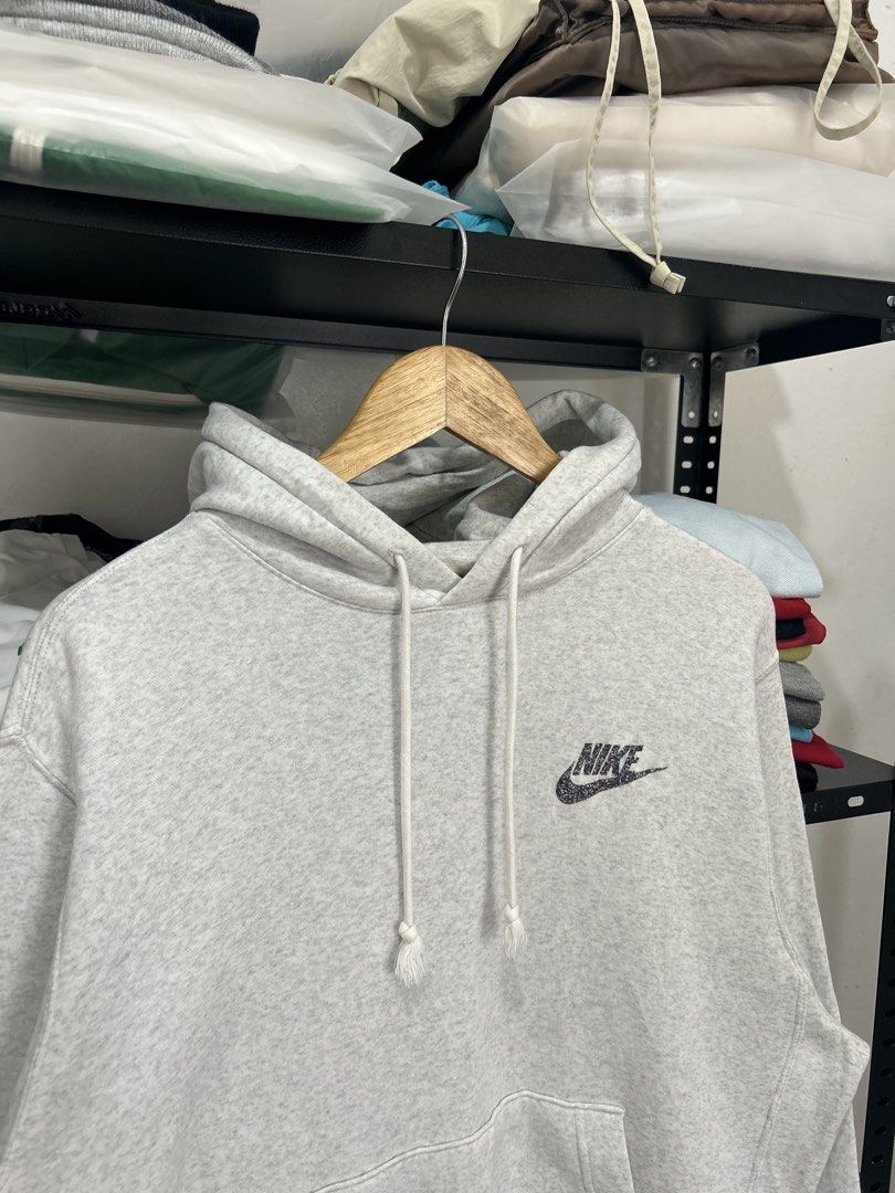 Nike hoodie (Category: Hoodies) located in Cavite. Submitted by arvinroderos (Listing ID 1469430847, Image 2). Description: Nike hoodie 24x26 as new 550.