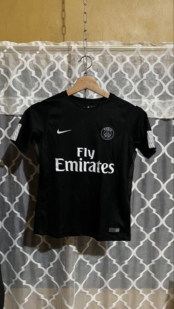 Nike Jersey size medium on tag 17.5 width 24 length (Category: Activewear) located in Manila. Submitted by veabianca (Listing ID 1469496716, Image 1). Description: Nike Jersey Size Medium on tag 17.5 WIDTH 24 LENGTH EXCELLENT CONDITION COLOR RATE 10/10 GOOD AS NEW NO ISSUE .