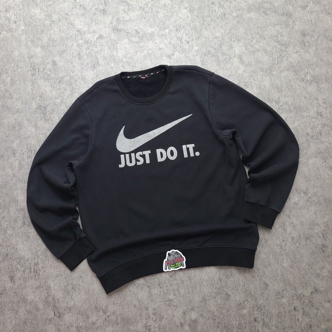 Nike Just Do It Black Sweatshirt (Category: Coats, Jackets and Outerwear) located in Quezon City. Submitted by mofinds.ph (Listing ID 1469430257, Image 1). Description: Size: Large Dimes: 23x28 Condition: 8.5/10 MOP: BPI DELIVER: LALAMOVE OR J&T MEETUP/PICKUP: Victoria Tower D, Mother Ignacia Ave., Brgy. Paligsahan, Diliman, Quezon City.