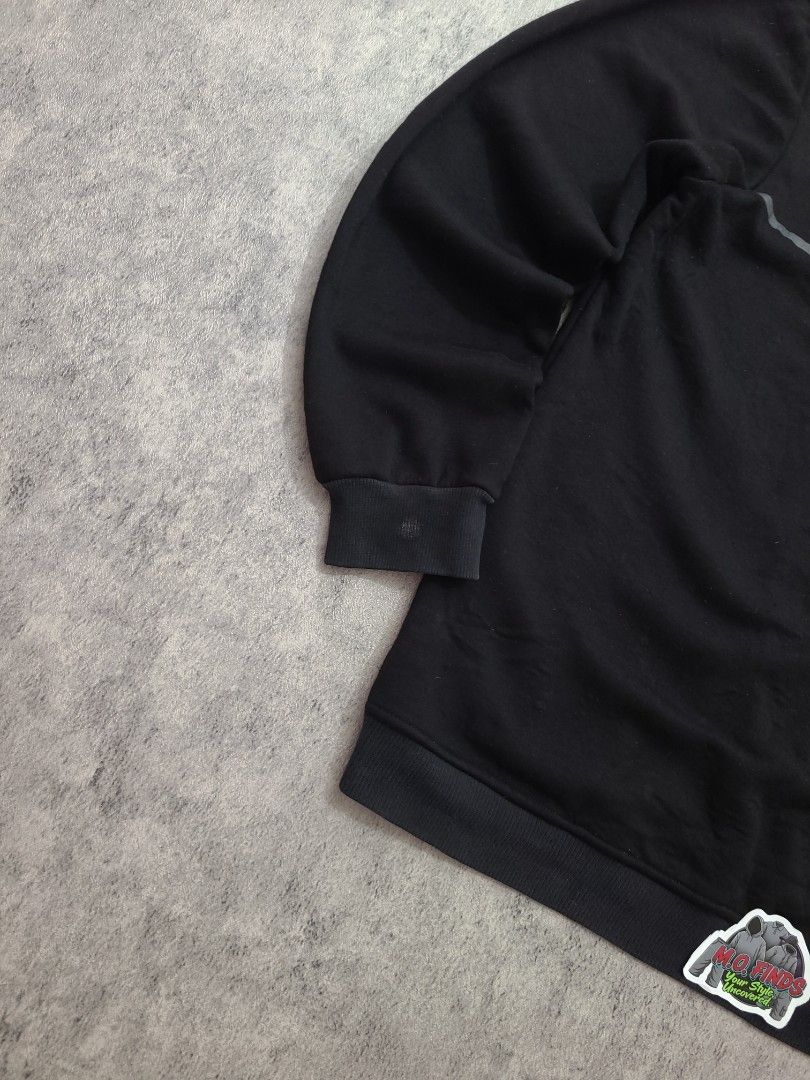 Nike Just Do It Black Sweatshirt (Category: Coats, Jackets and Outerwear) located in Quezon City. Submitted by mofinds.ph (Listing ID 1469430257, Image 3). Description: Size: Large Dimes: 23x28 Condition: 8.5/10 MOP: BPI DELIVER: LALAMOVE OR J&T MEETUP/PICKUP: Victoria Tower D, Mother Ignacia Ave., Brgy. Paligsahan, Diliman, Quezon City.