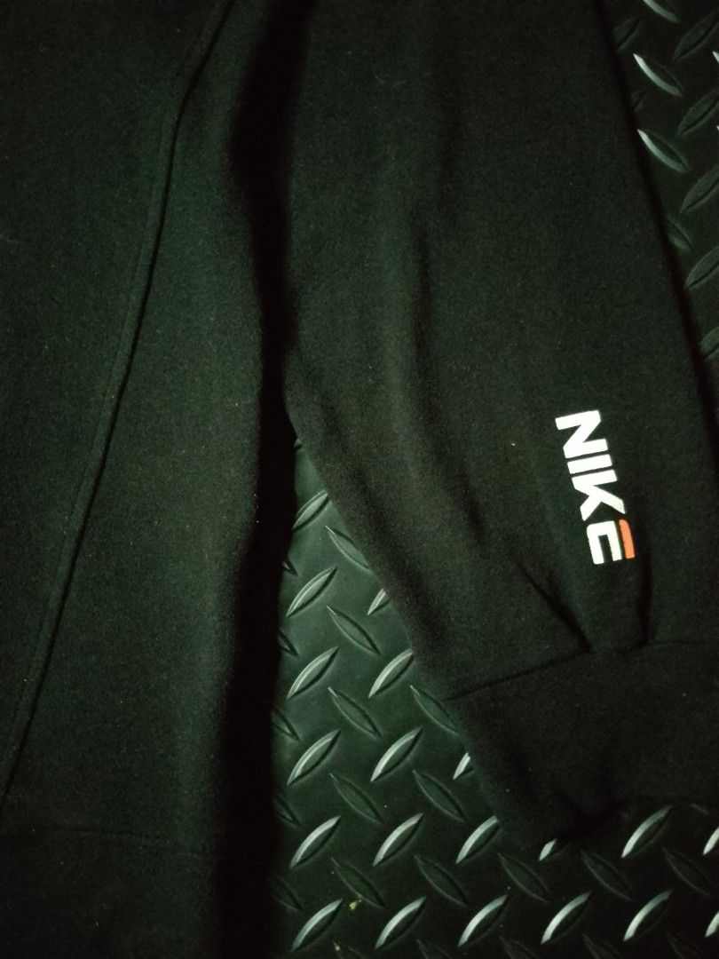 Nike NSW Double Swoosh Sweatshirt (Category: Activewear) located in Baguio. Submitted by bado.feels (Listing ID 1469518469, Image 2). Description: Excellent Condition Size XL on tag can fit to medium Width 22 Length 24 Sleeves 22 450+sf Baguio Loc.