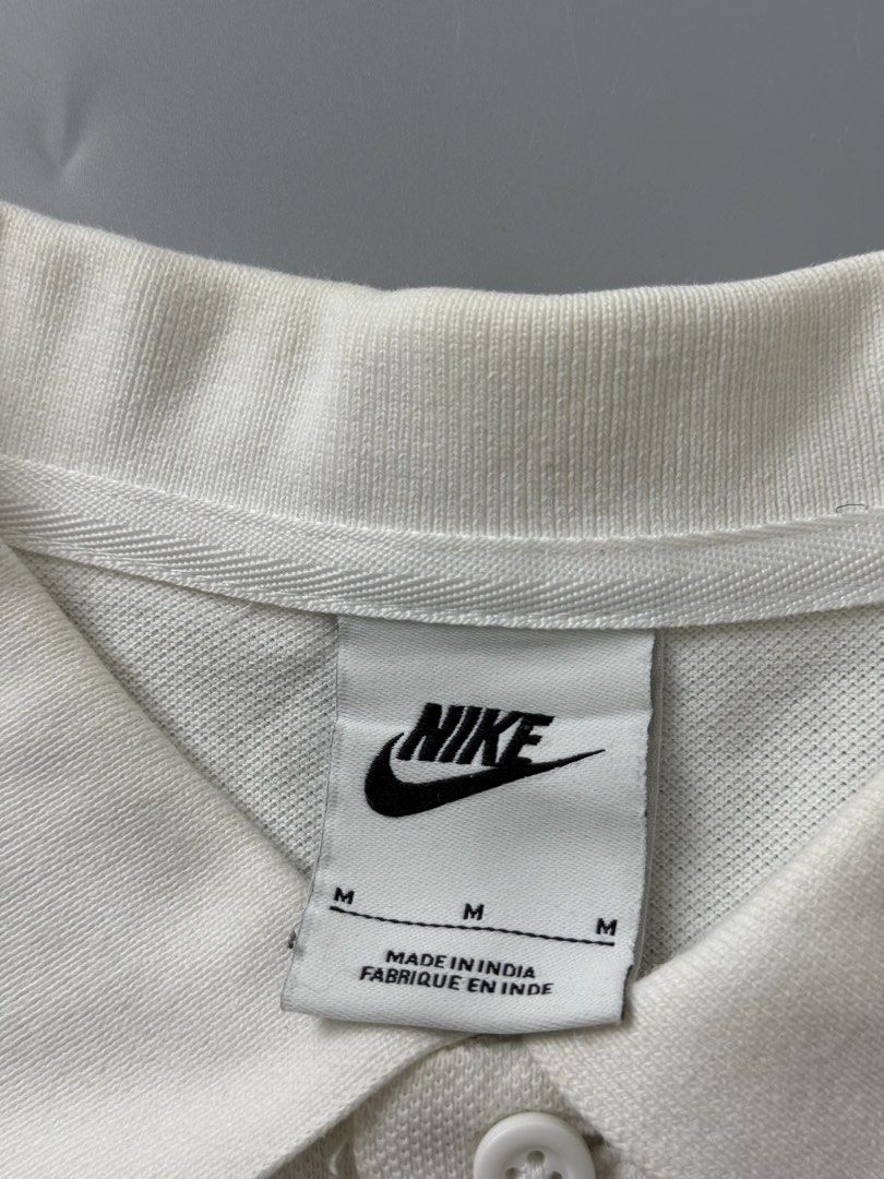 Nike polo shirt (Category: Tshirts & Polo Shirts ) located in Pila. Submitted by villanueva80826 (Listing ID 1469523473, Image 3). Description: Nike polo Size:medium •Width:20.5 •Length:28 •heavy cotton •Condition:9/10 •Color rate:9/10 Mine:580 +Shipping fee Issue:light stain need rewash Still in good condition Still wearable .